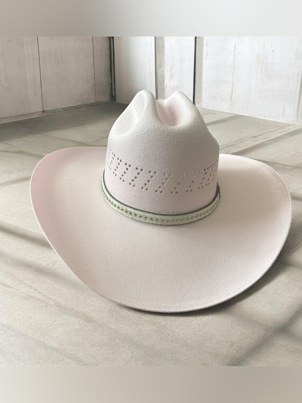 Women’s Wide Brim Straw Cowboy Hat - Light Pink
